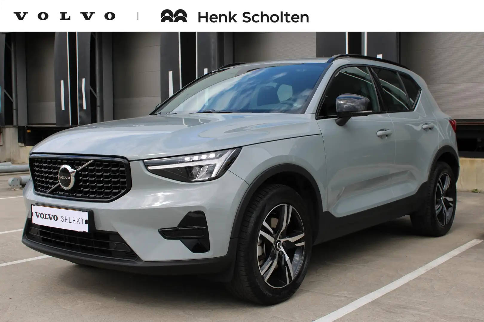 Volvo XC40 B4 AUT7 198PK Plus Dark | Verwarmbare Voorruit | A Gris - 1