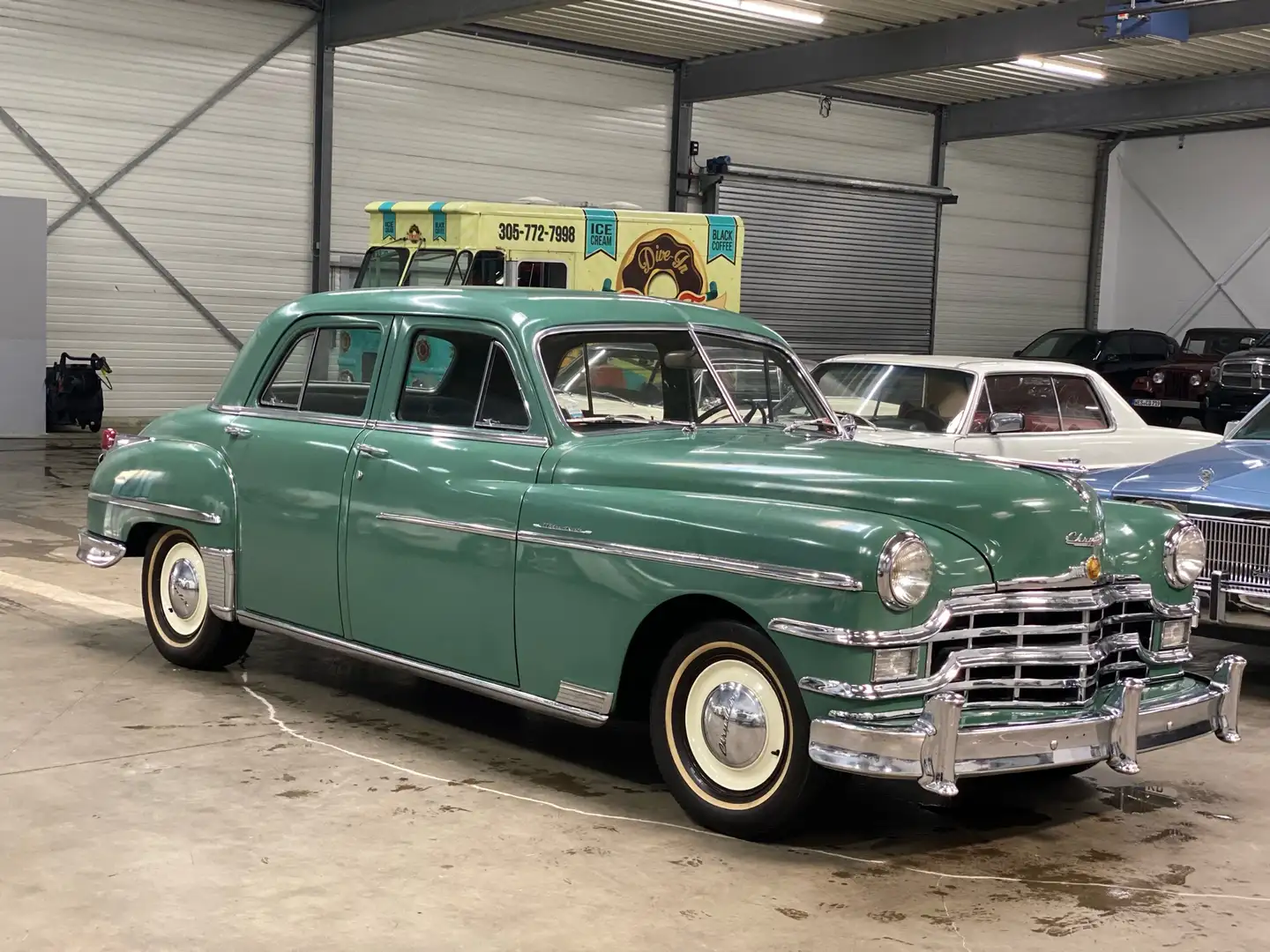 Chrysler Egyéb Windsor Sedan Originalzustand mit nur 62.556 km Zöld - 1
