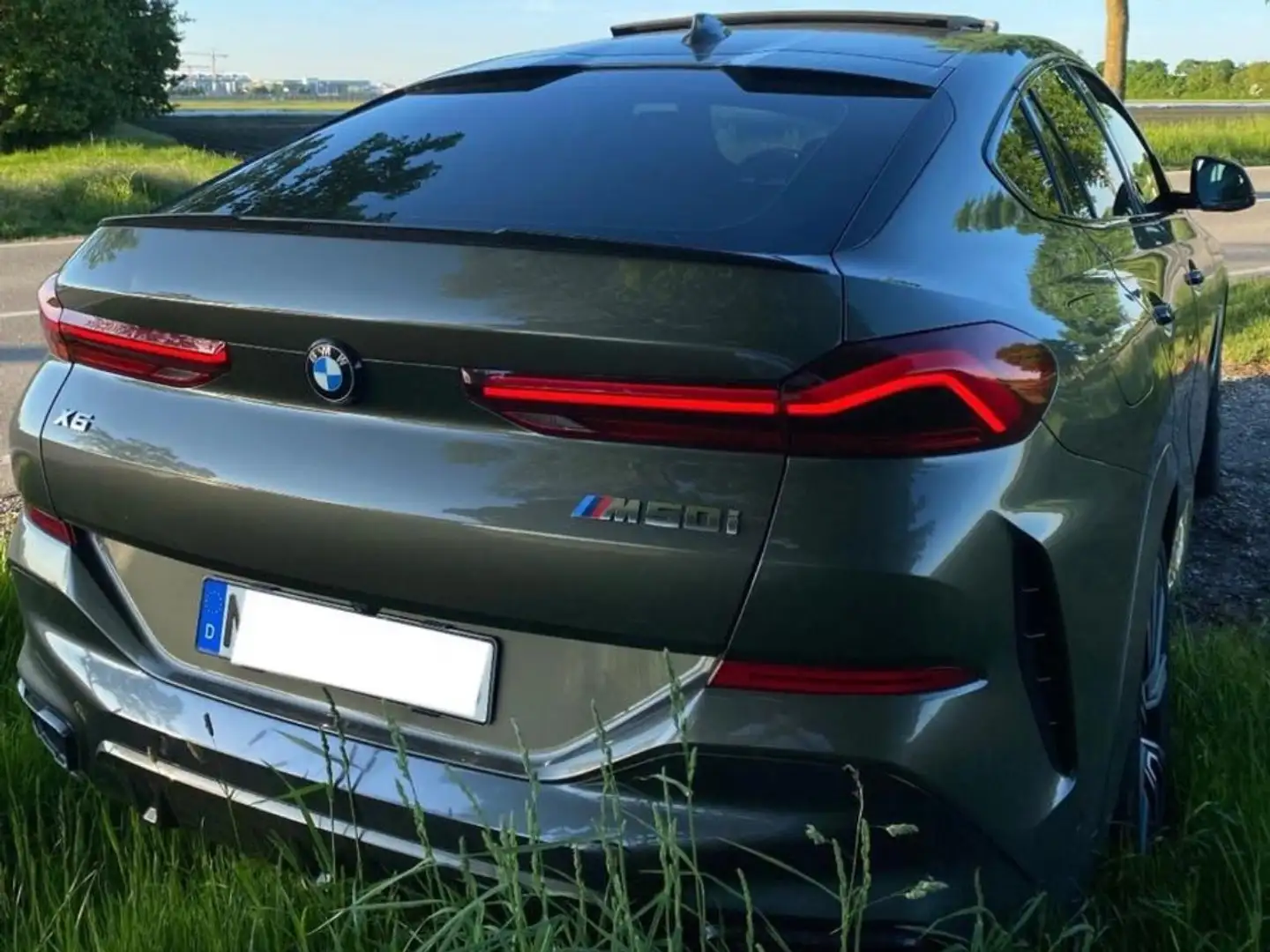 BMW X6 M X6 M50i Verde - 2