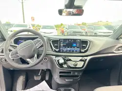 Chrysler Grand Caravan 2027 — фото 14