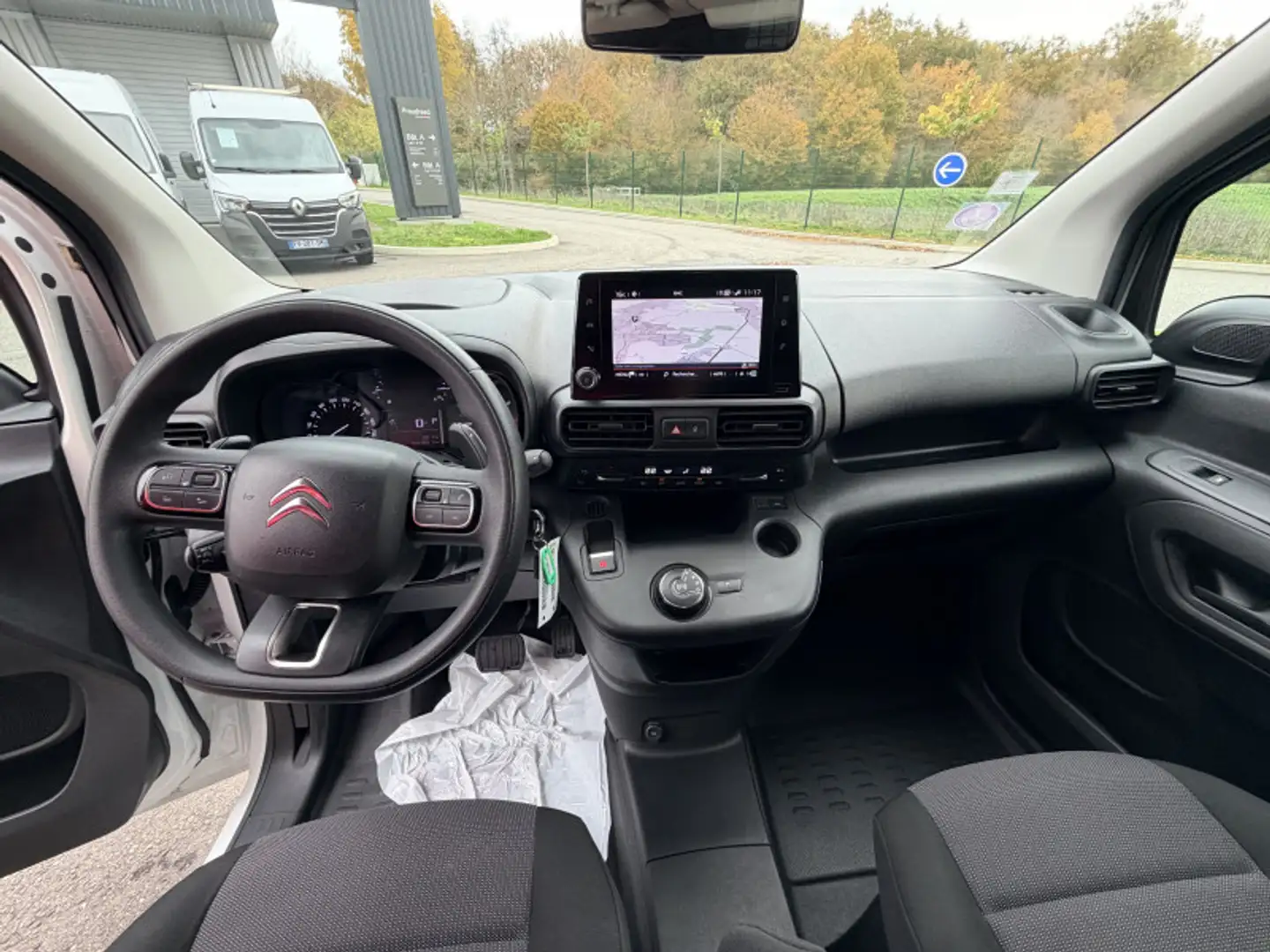 Citroen Berlingo M 1000KG PURETECH 130 S\u0026S CLUB EAT8 Weiß - 2