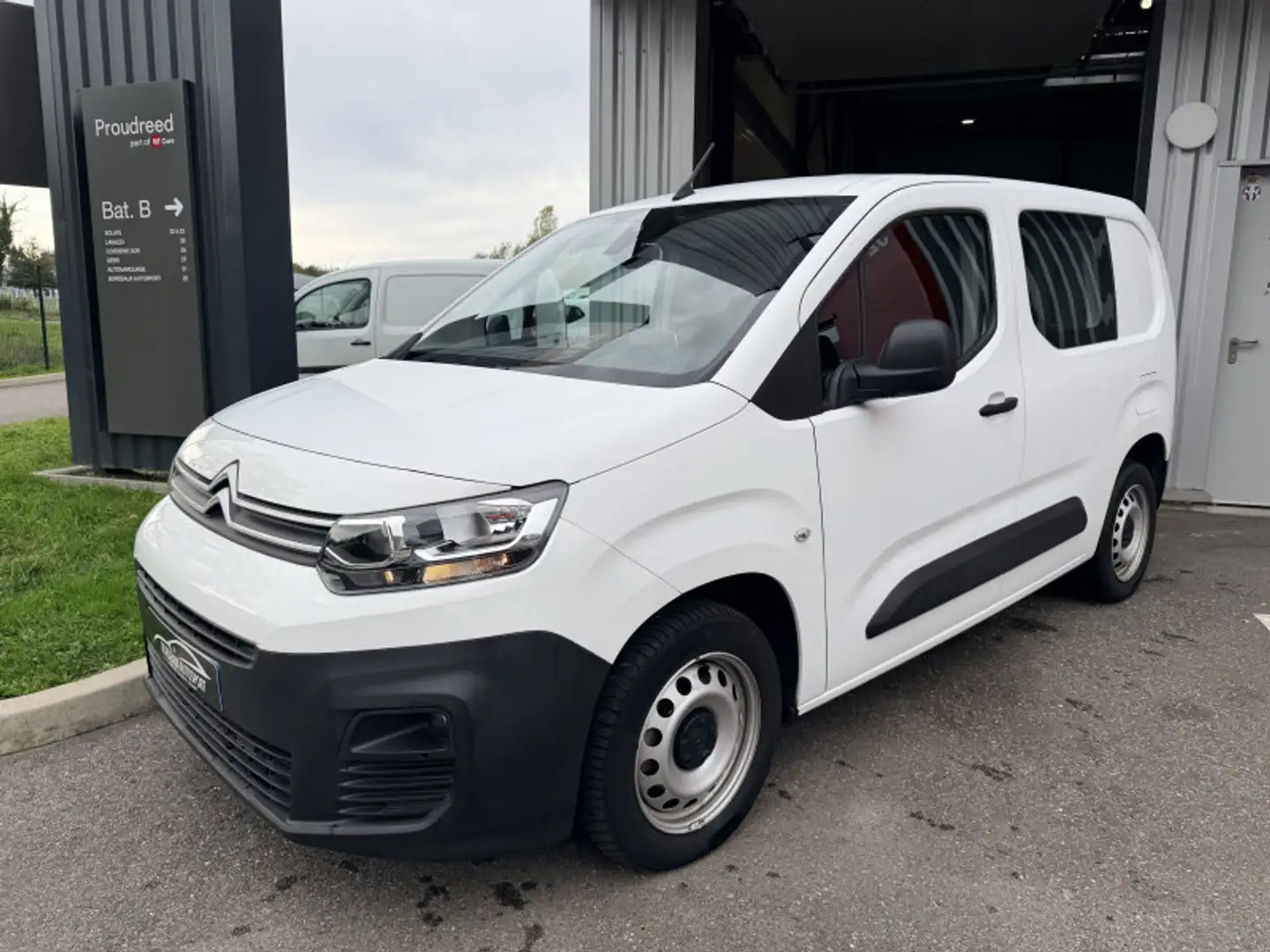 Citroen Berlingo M 1000KG PURETECH 130 S\u0026S CLUB EAT8 Weiß - 1