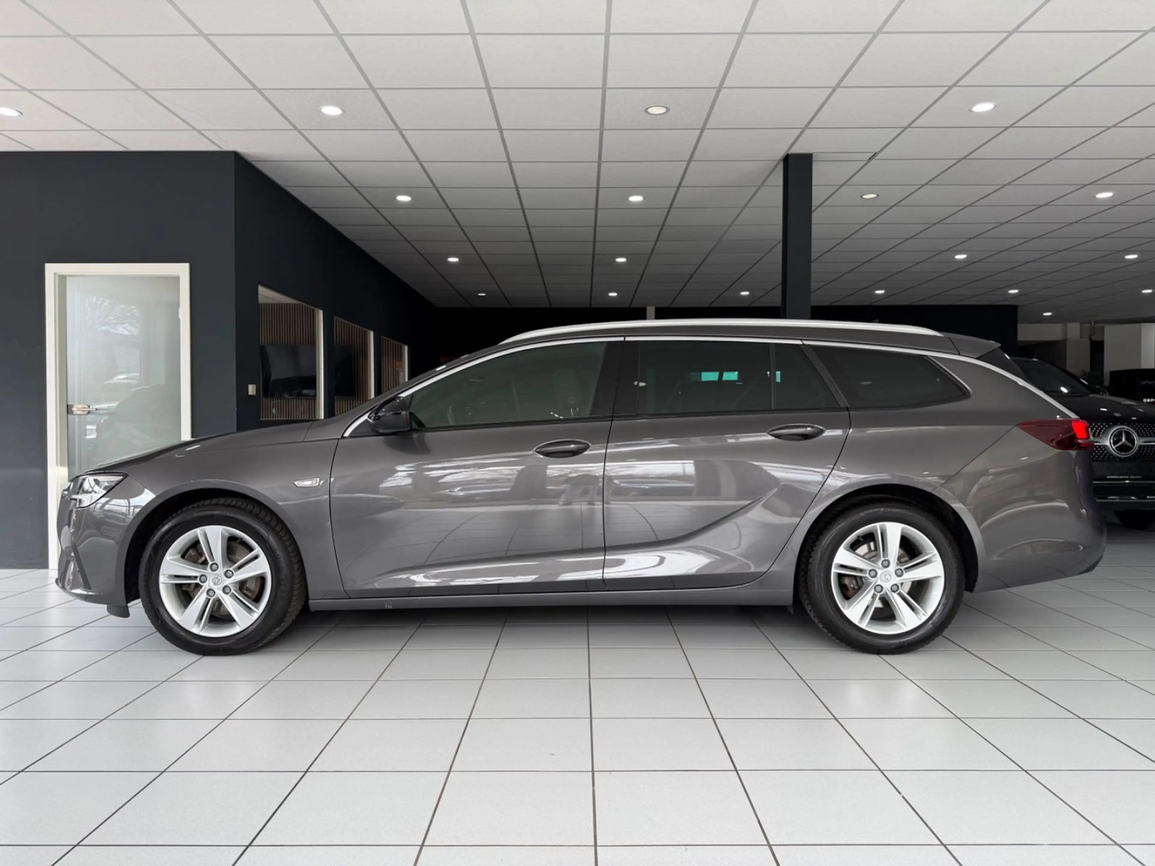 Opel Insignia B Sports Tourer Business*AHK*KAMERA* — photo 2