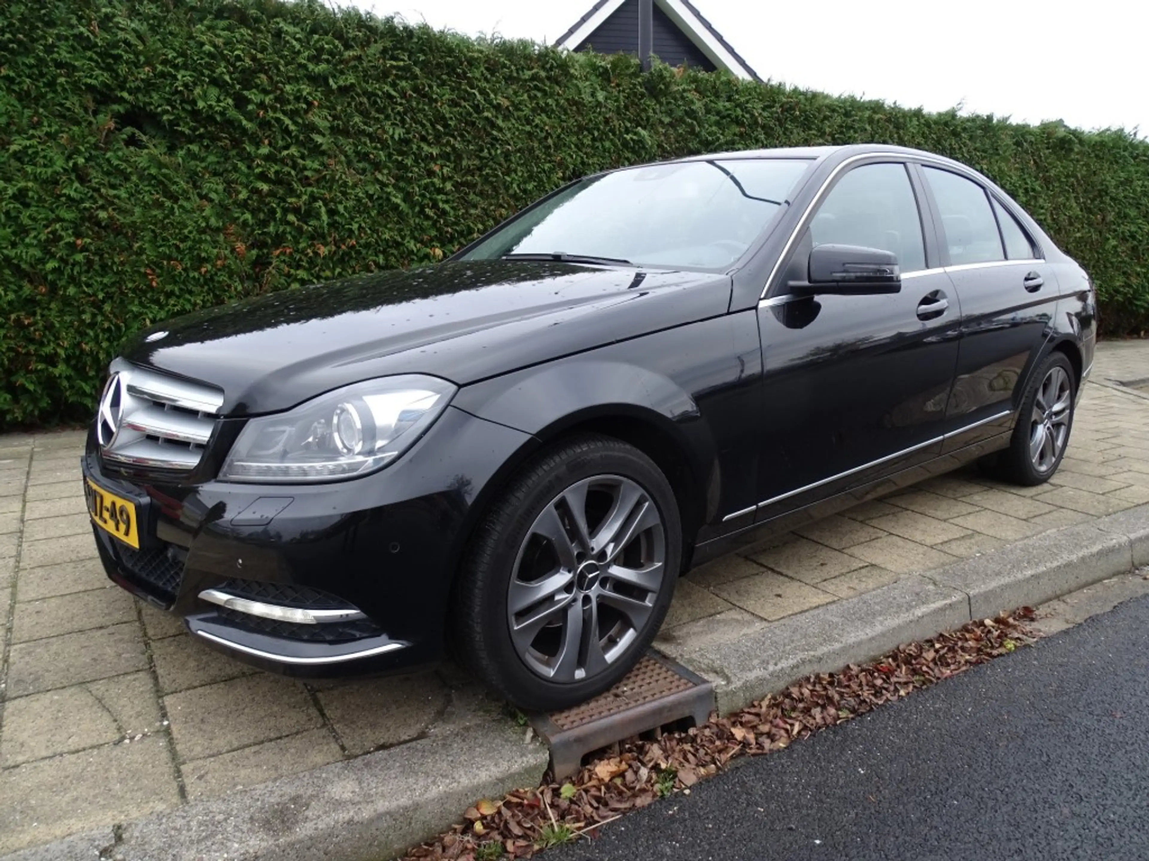 Mercedes-Benz C 180 180 AMB. AVANTGARDE-Navi-Blth-Cruise-Hlf Leer-Led