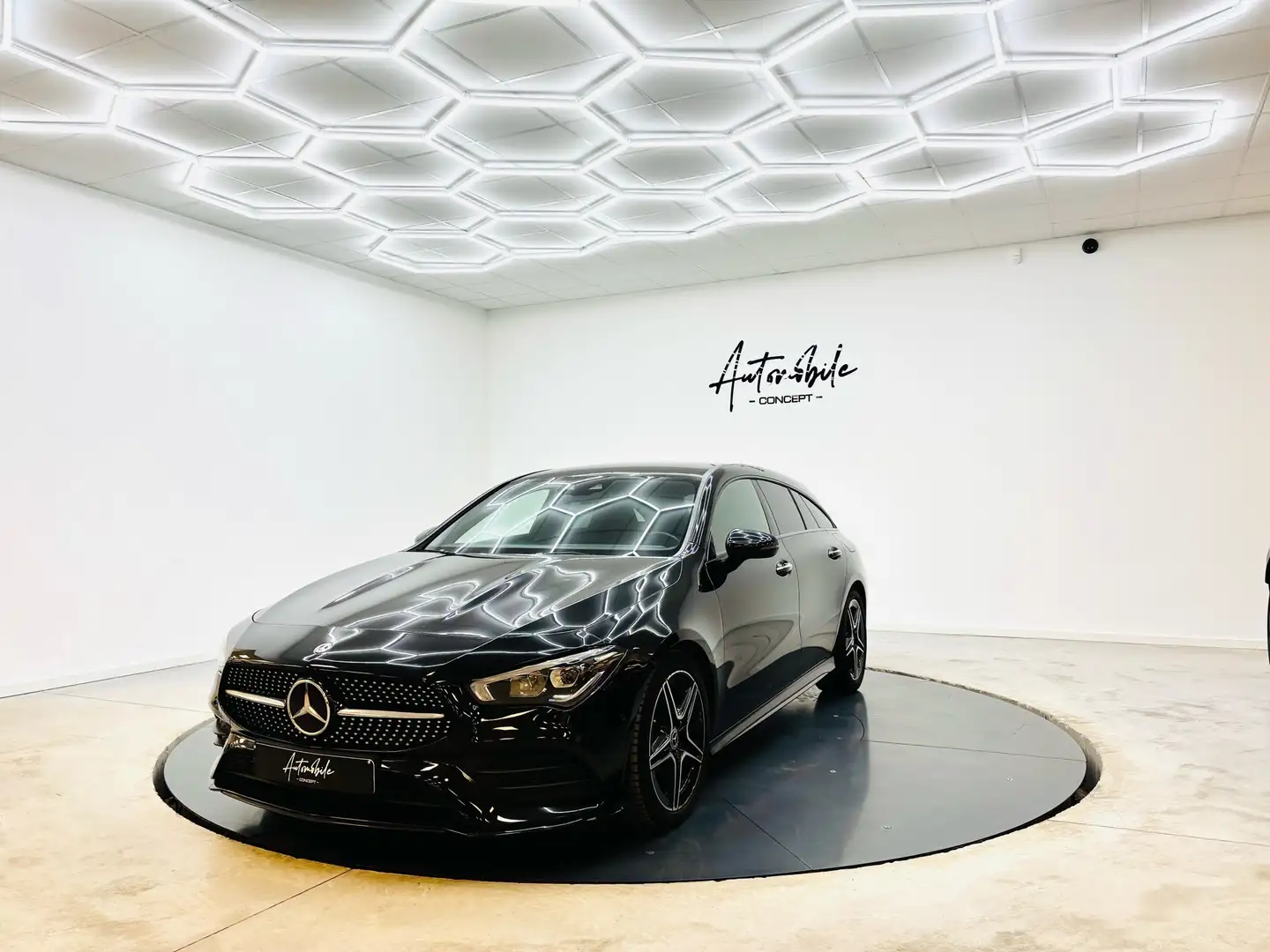 Mercedes-Benz CLA 180 VENDU!!! SOLD!!!! Schwarz - 1