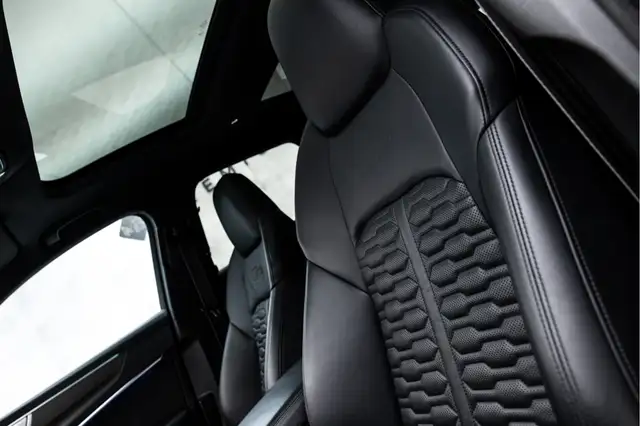 Audi RS6 view 27