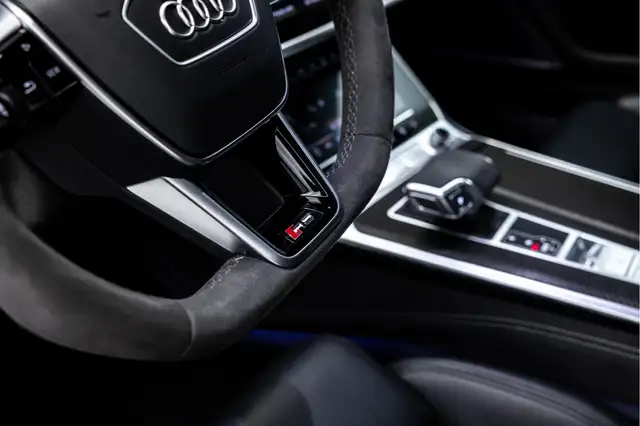 Audi RS6 view 30