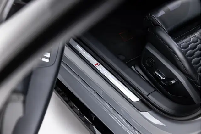 Audi RS6 view 24