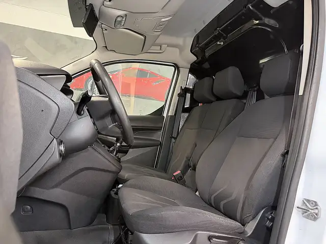 Ford Transit Connect view 14
