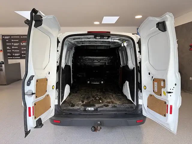 Ford Transit Connect view 11