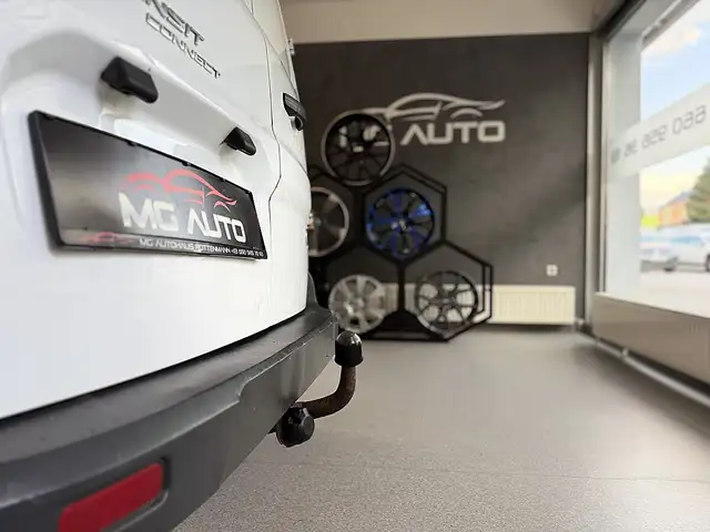 Ford Transit Connect view 10