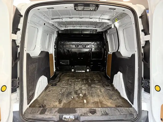 Ford Transit Connect view 12