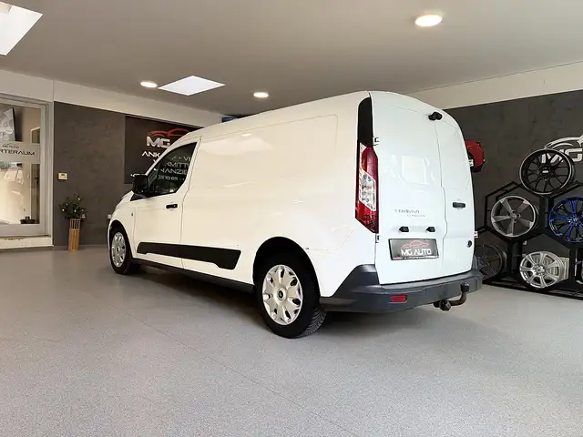 Ford Transit Connect view 6