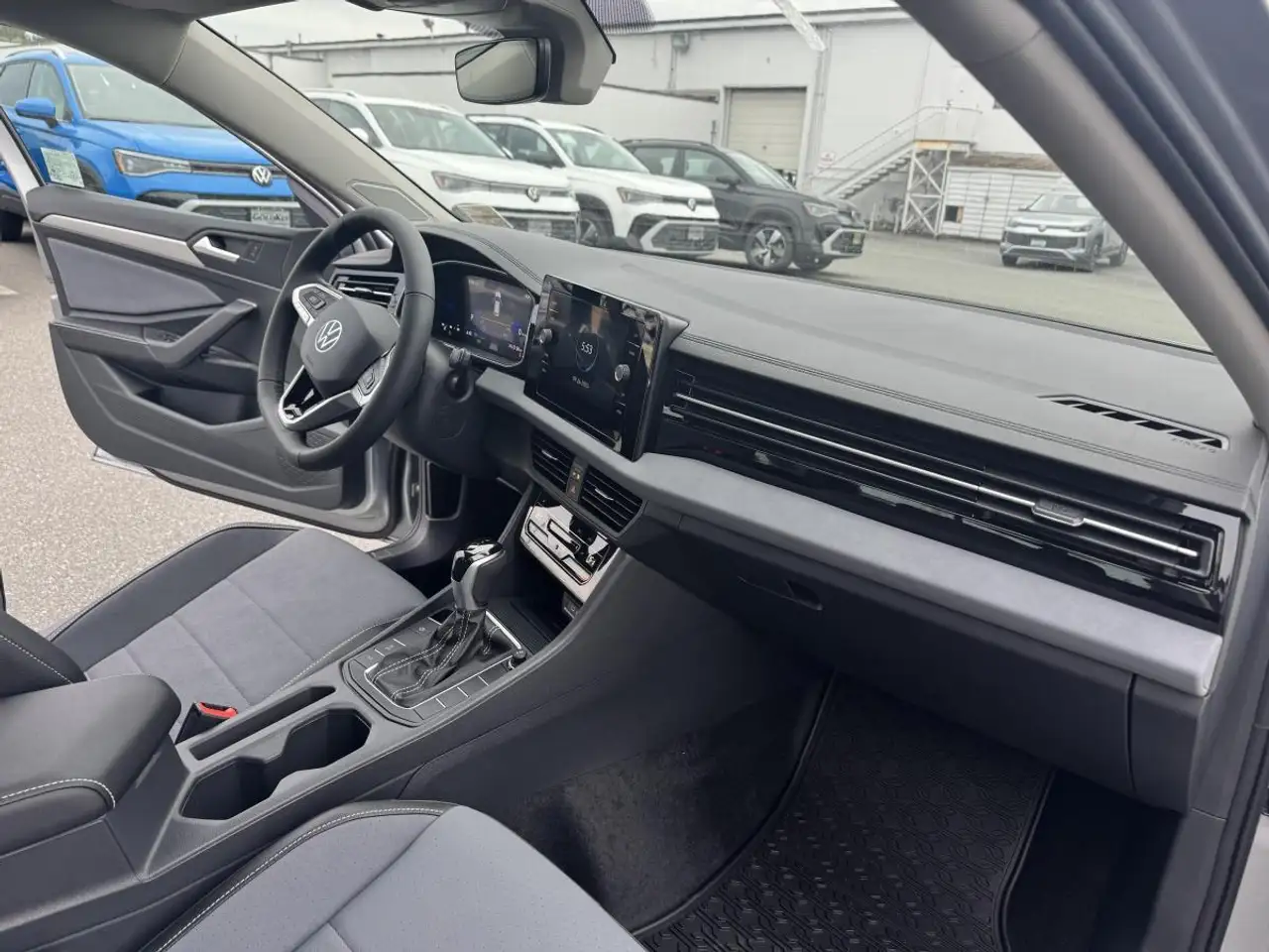 Volkswagen Jetta снимка Volkswagen Jetta