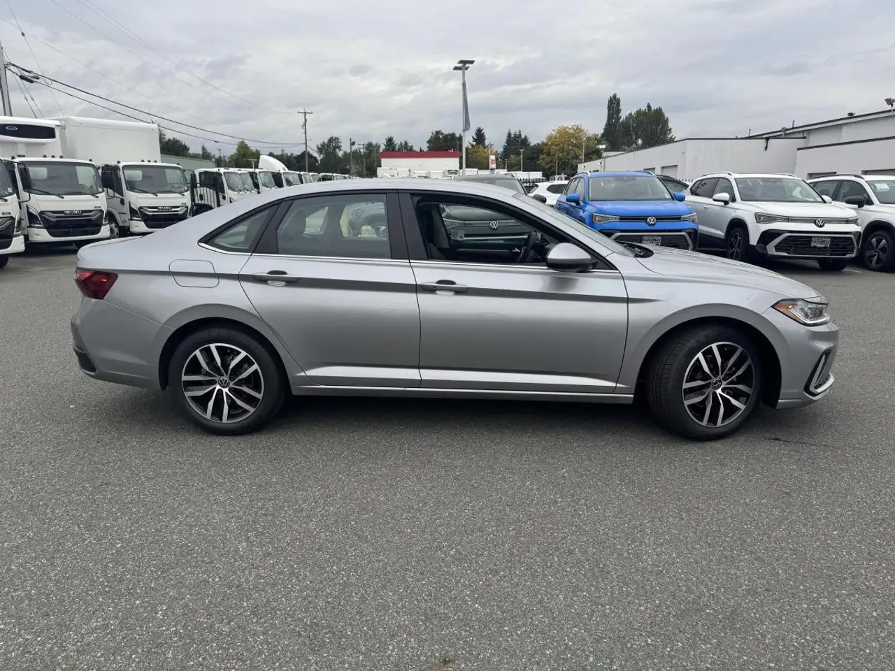 Volkswagen Jetta снимка Volkswagen Jetta