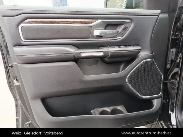 Dodge RAM 1500 Quad Cab Laramie Ansicht 27
