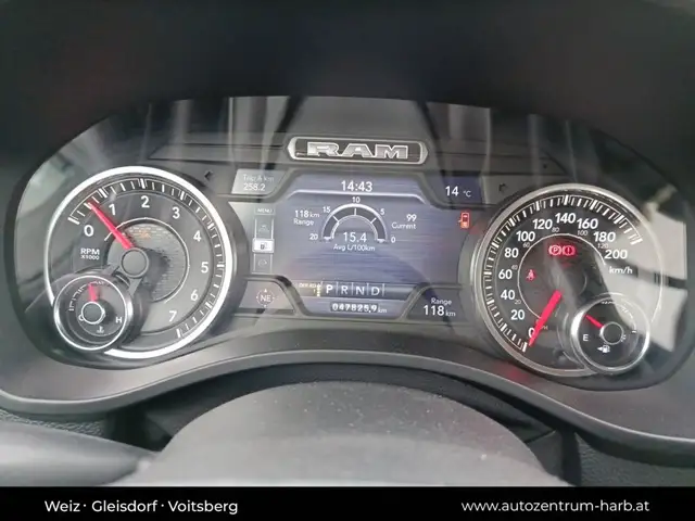 Dodge RAM 1500 Quad Cab Laramie Ansicht 20