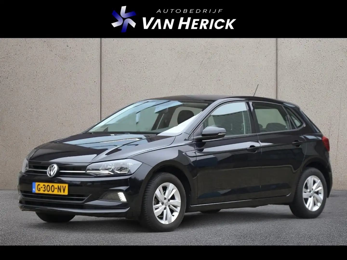 Volkswagen Polo 1.0 TSI Comfortline 5 deurs | LM Velgen | Airco | Zwart - 1