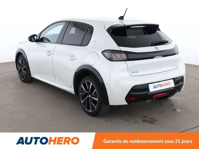 Peugeot 208 view 4