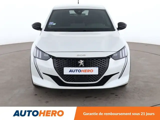Peugeot 208 view 9