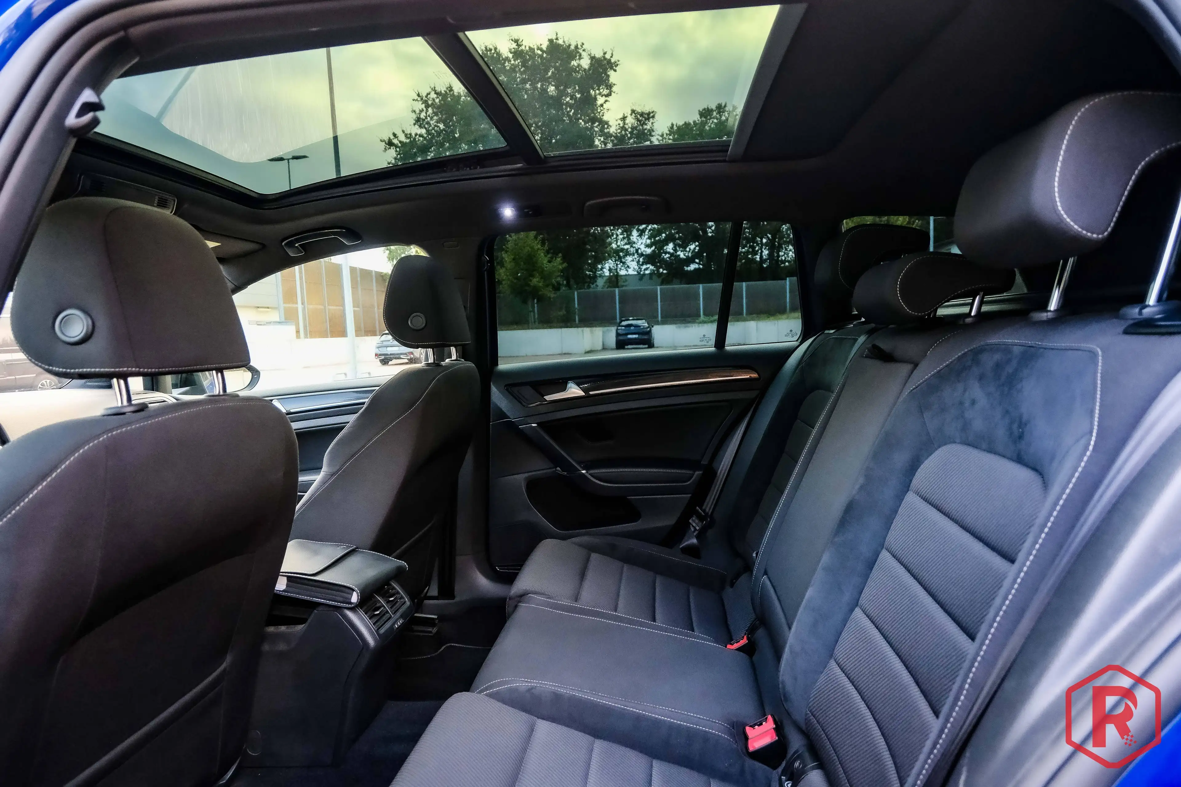 Volkswagen Golf R Variant 2.0 310pk Pano Matrix Historiek — photo 12