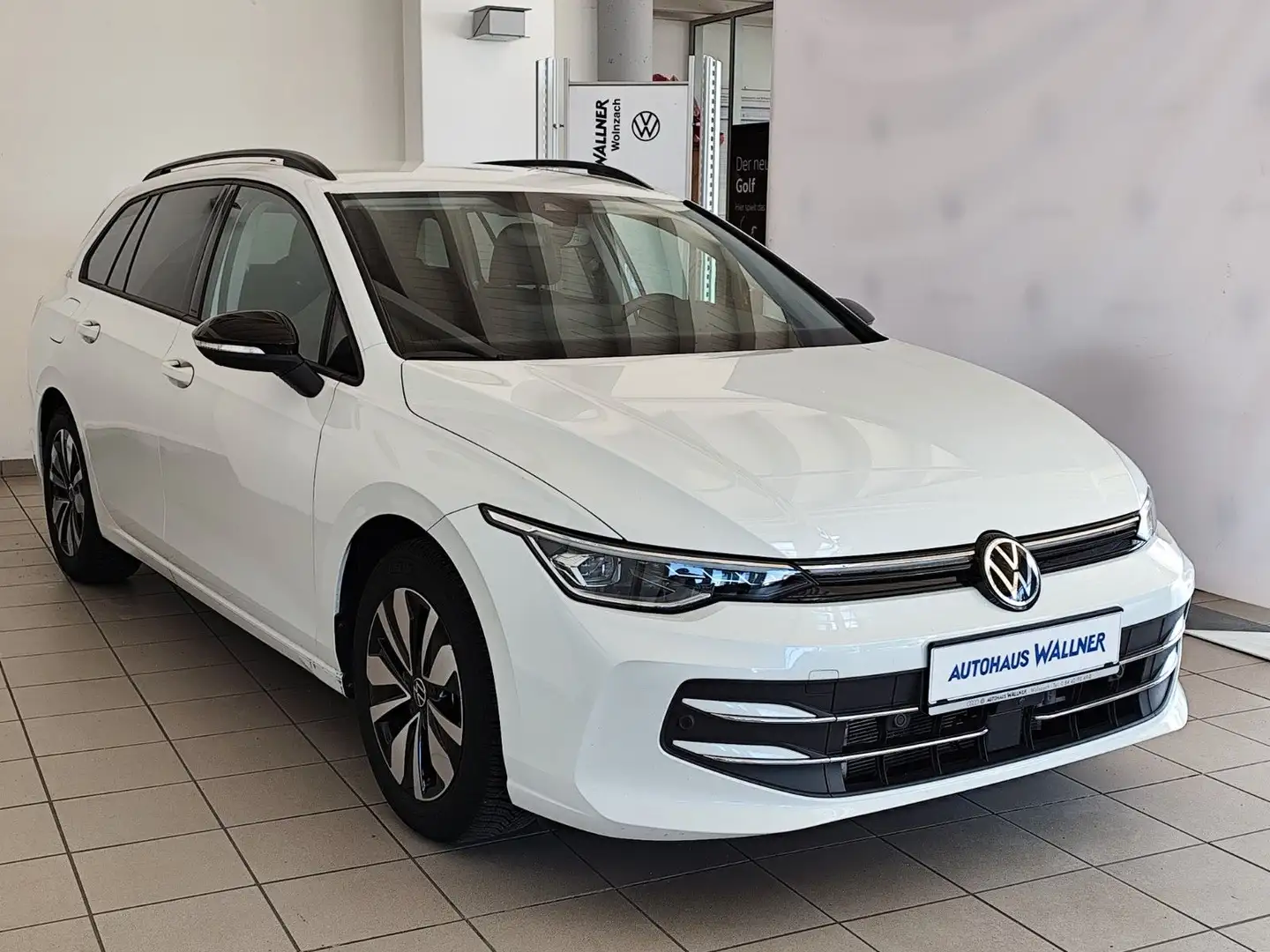 Volkswagen Golf VIII Variant 1.5 eTSI 110 kW Goal Weiß - 2