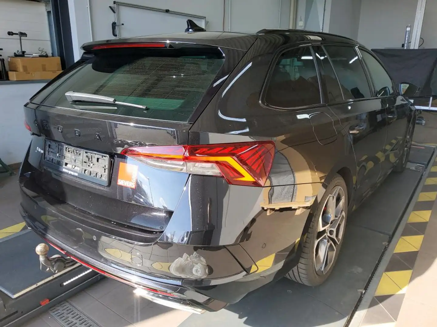 Skoda Octavia Combi 2.0 TDI DPF RS Plus 4x4 AHK PAN Noir - 2