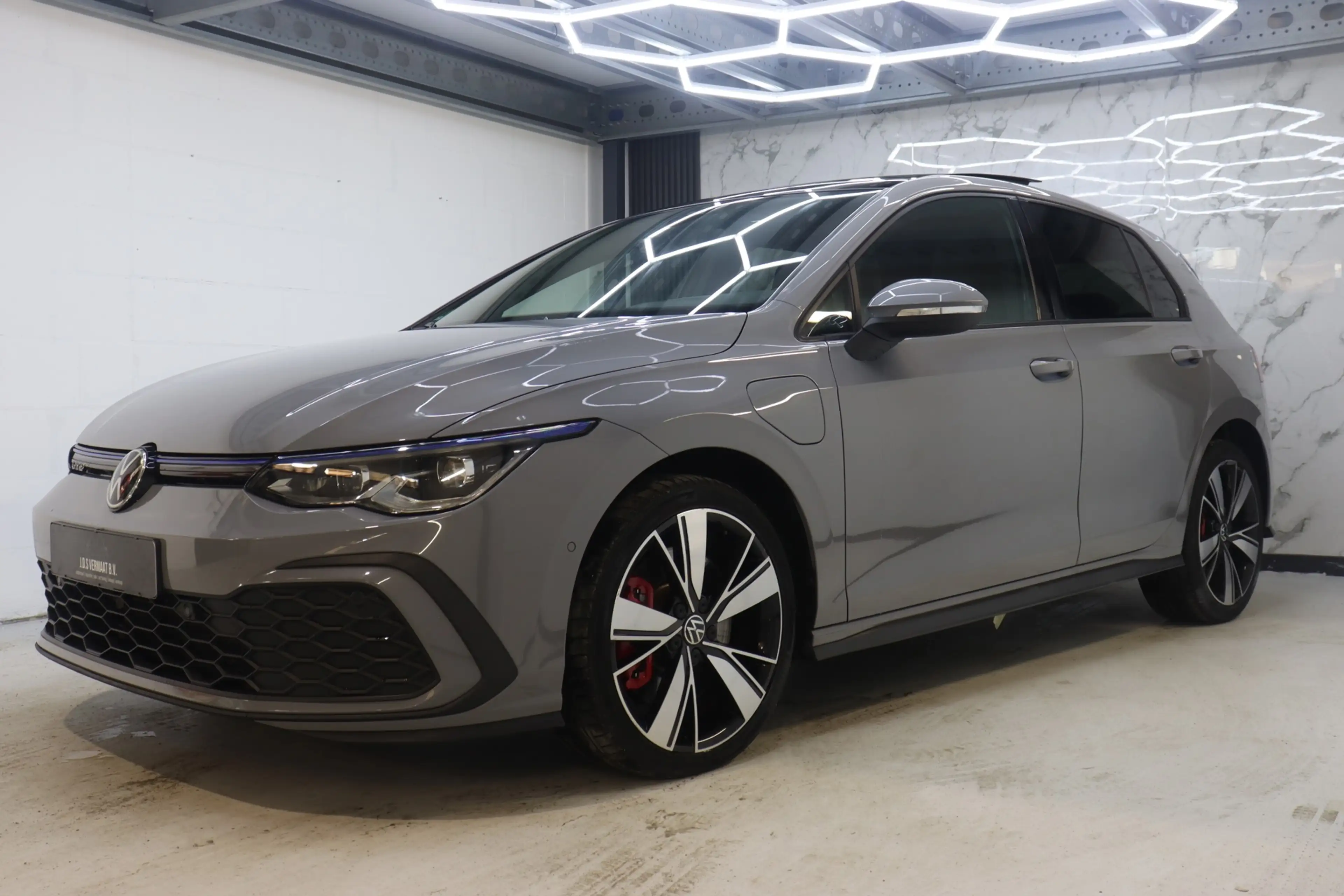 Volkswagen Golf GTE 1.4 eHybrid Pano HUD IQ Camera — photo 5
