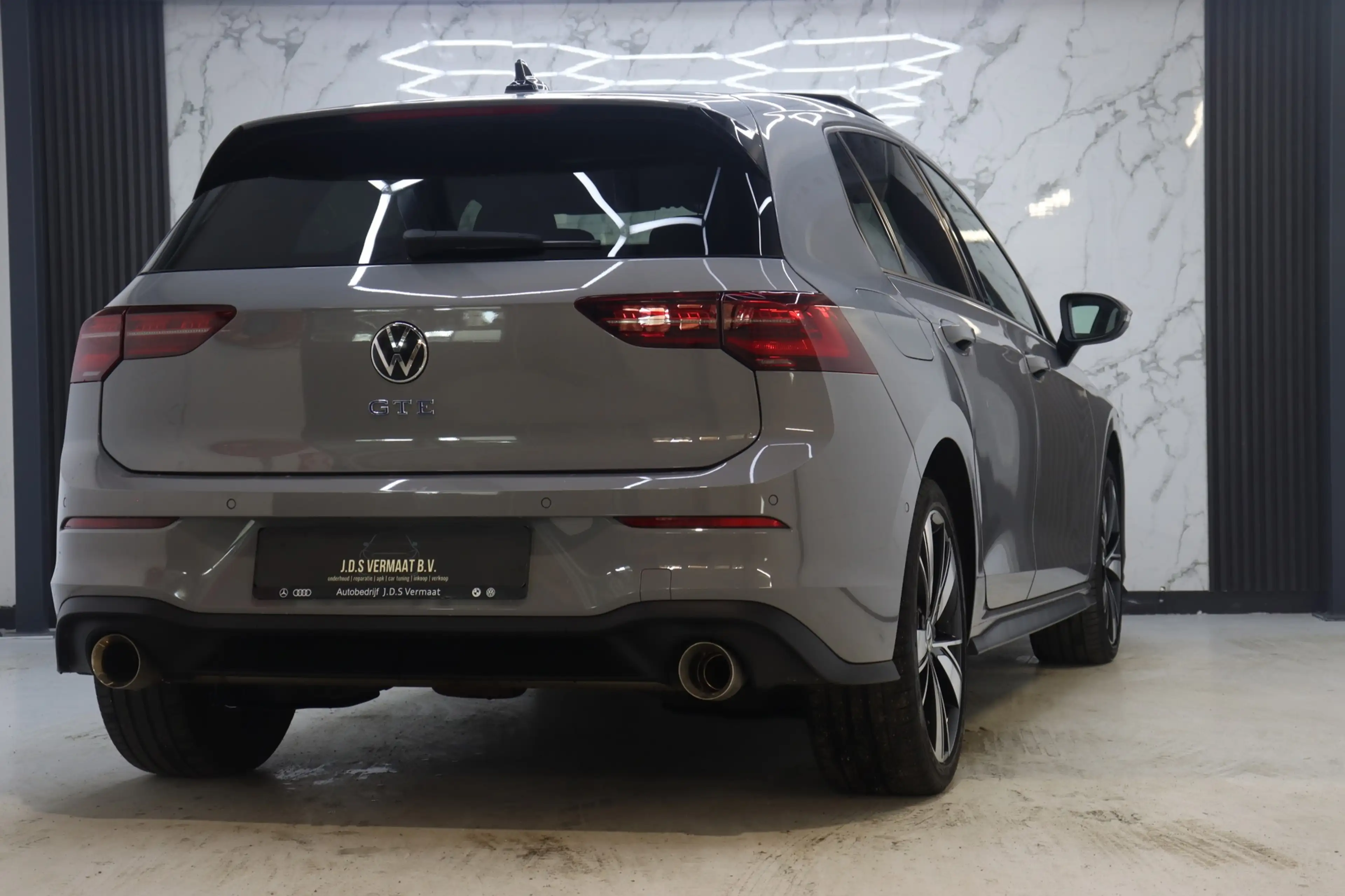 Volkswagen Golf GTE 1.4 eHybrid Pano HUD IQ Camera — photo 6
