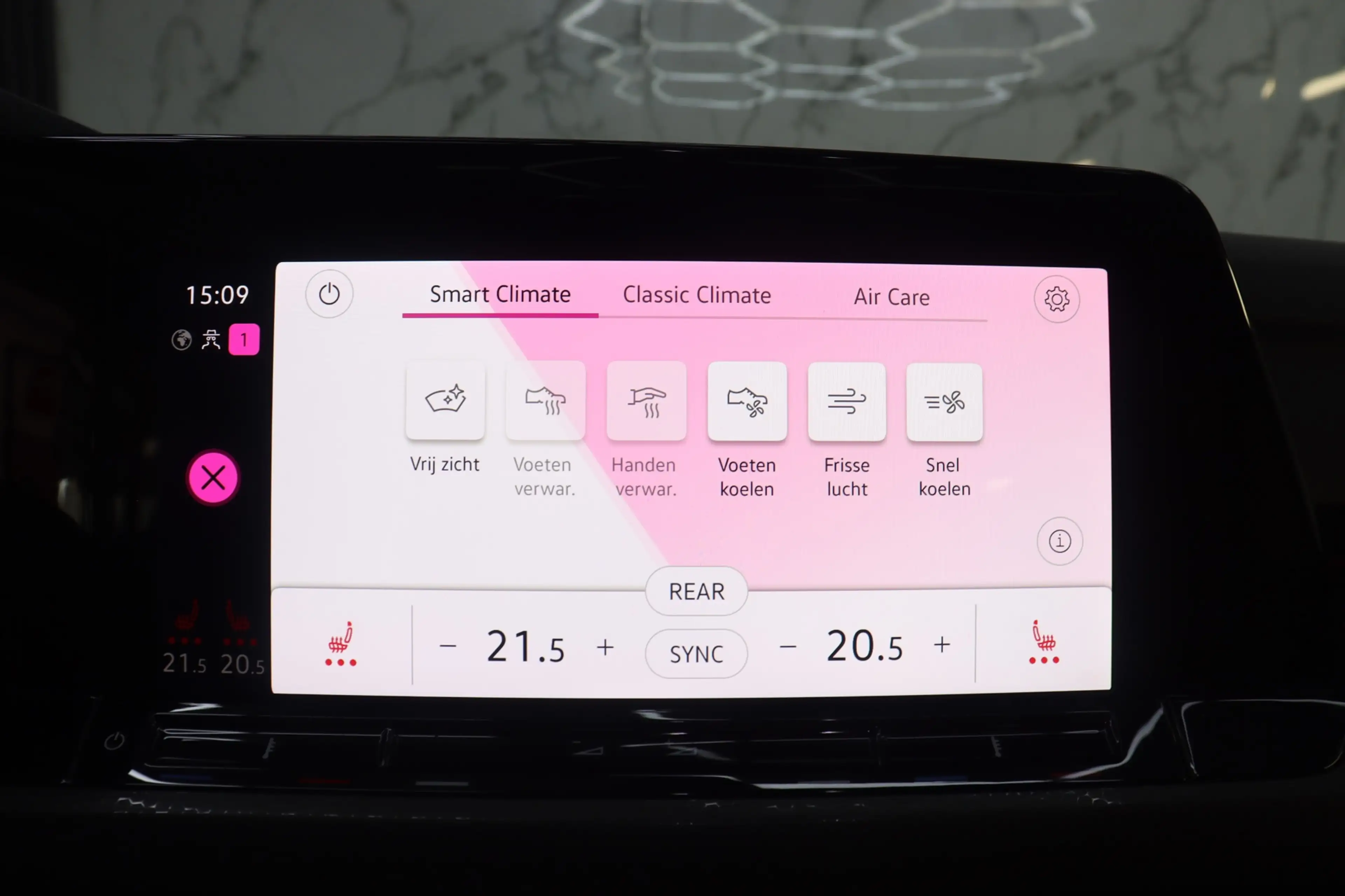 Volkswagen Golf GTE 1.4 eHybrid Pano HUD IQ Camera — photo 23