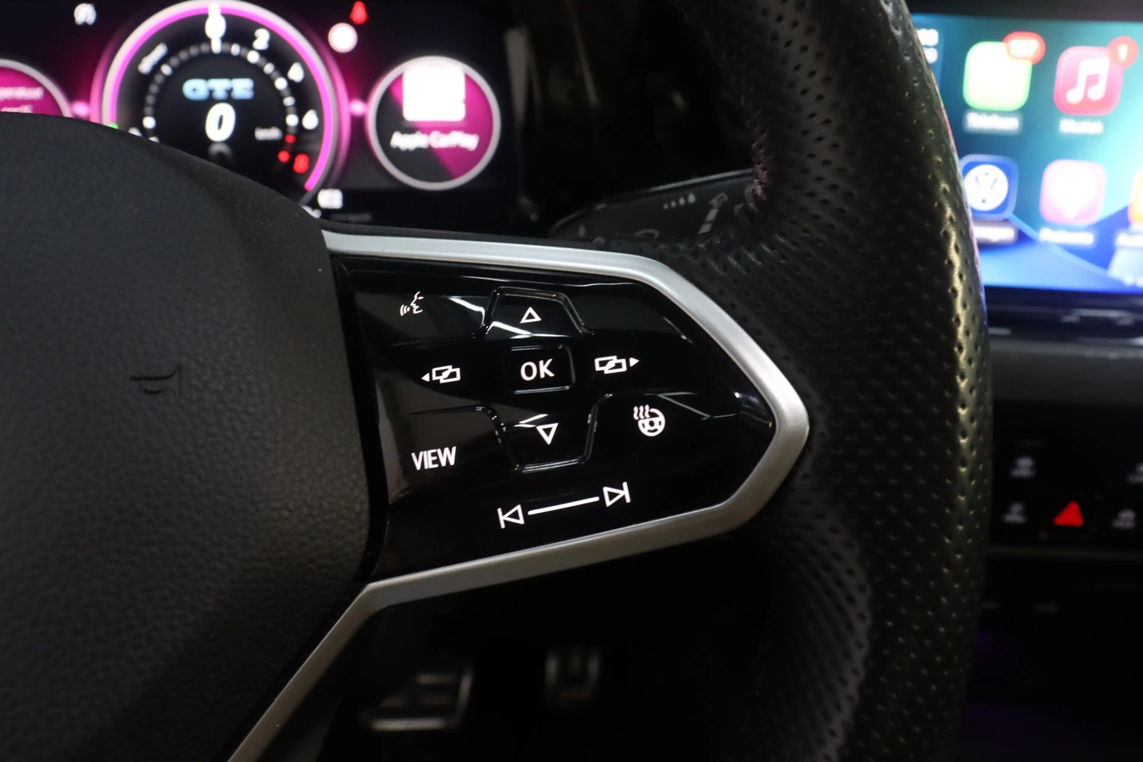 Volkswagen Golf GTE 1.4 eHybrid Pano HUD IQ Camera — photo 20