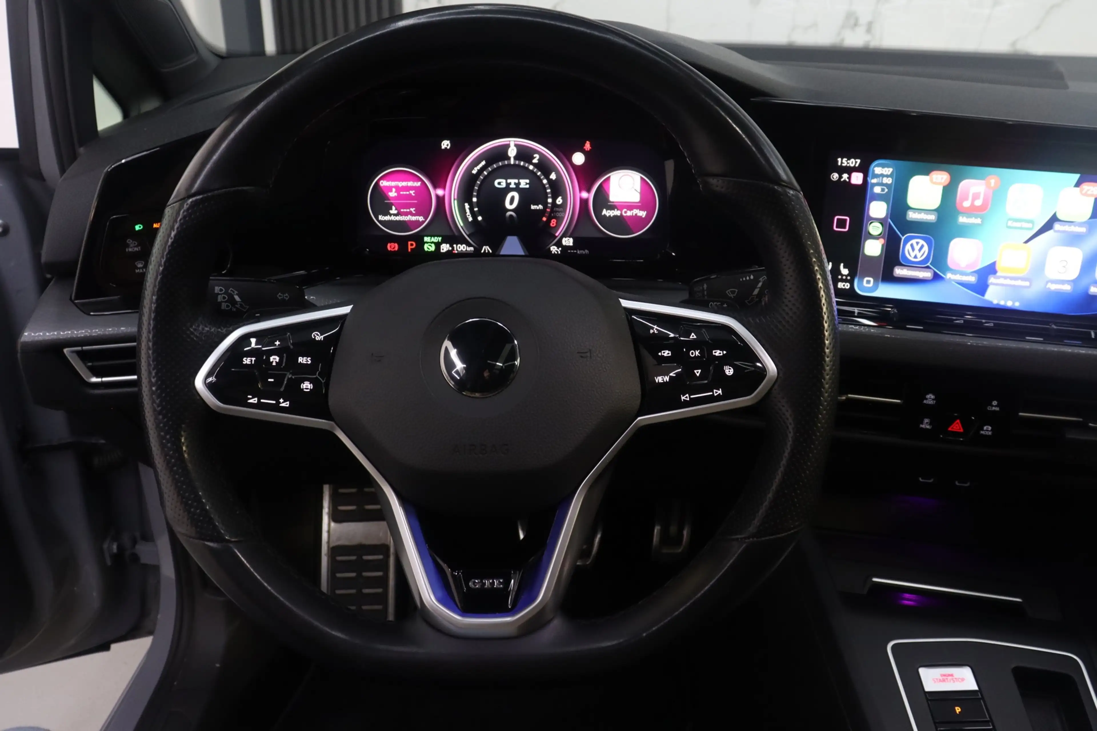 Volkswagen Golf GTE 1.4 eHybrid Pano HUD IQ Camera — photo 18