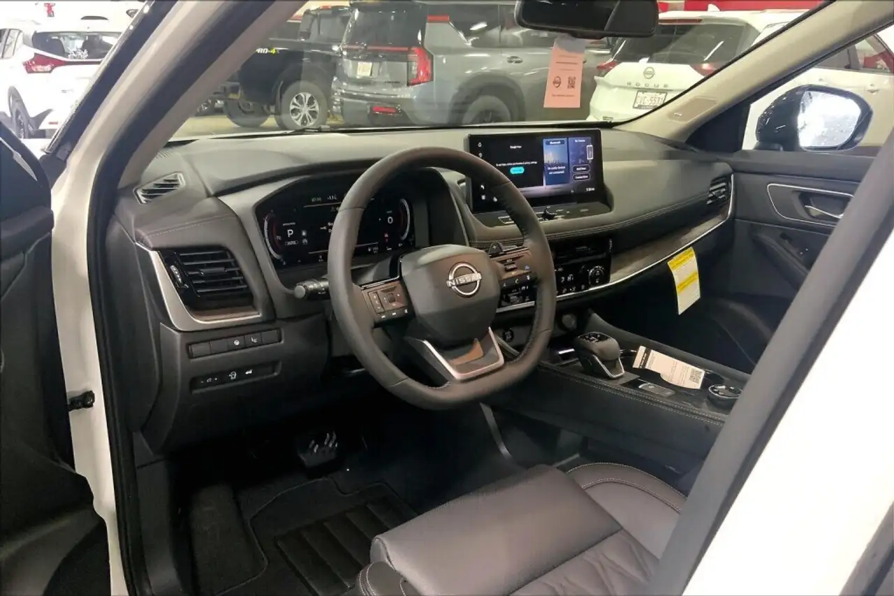 Nissan Rogue снимка Nissan Rogue
