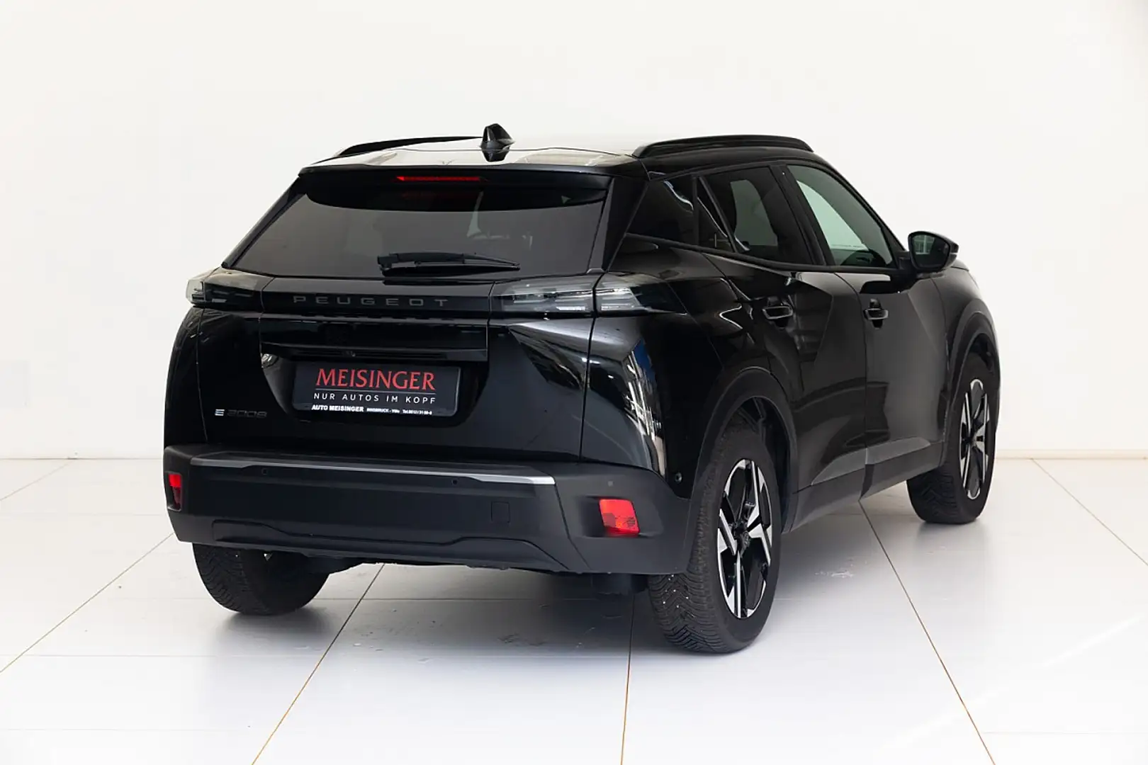 Peugeot e-2008 54kWh Allure Schwarz - 2