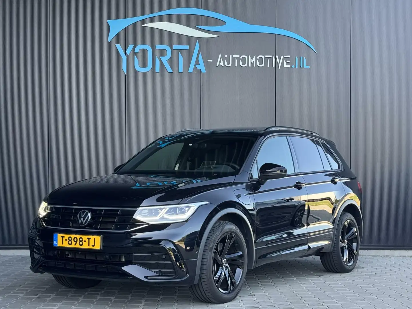 Volkswagen Tiguan 1.4 TSI eHybrid 3x R Line VOL OPTIES*PANO*ELEK. HA Zwart - 1