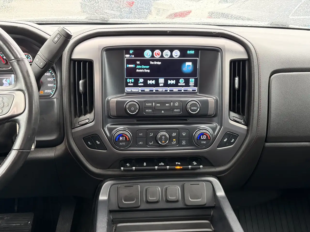 GMC Sierra 1500 fotografie GMC Sierra 1500