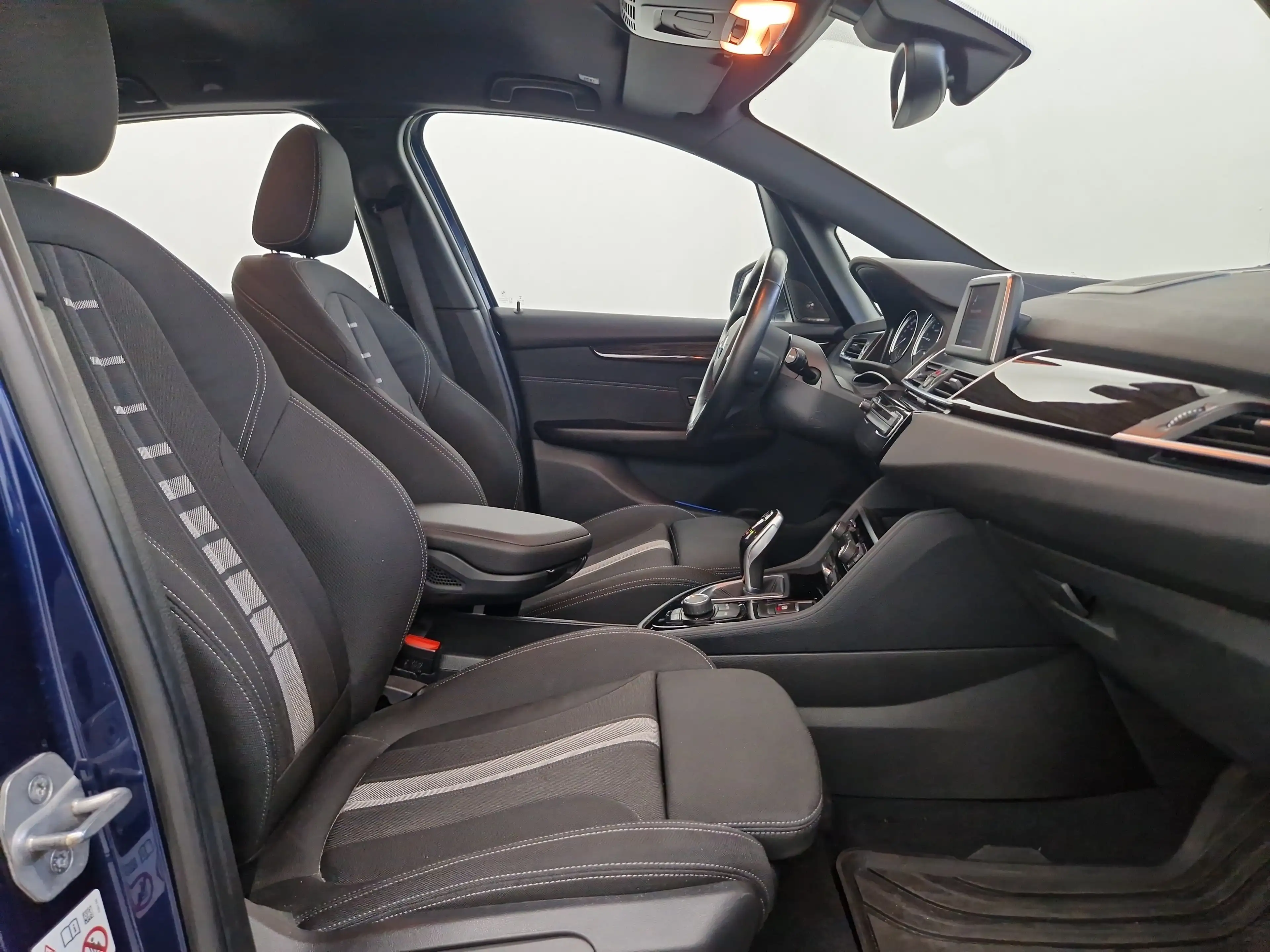BMW 220 i Active Tourer Advantage Kamera — photo 12