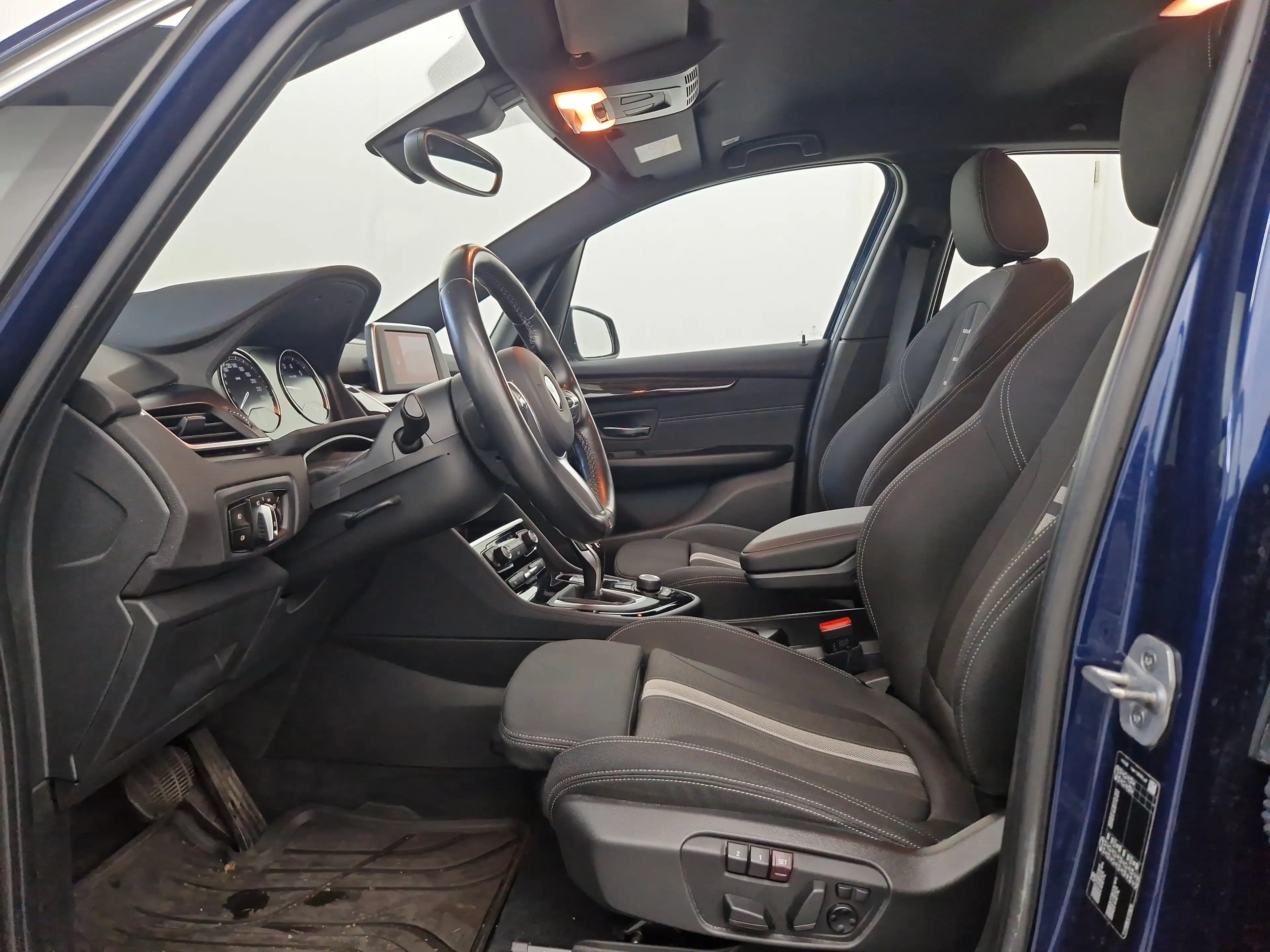 BMW 220 i Active Tourer Advantage Kamera — photo 8