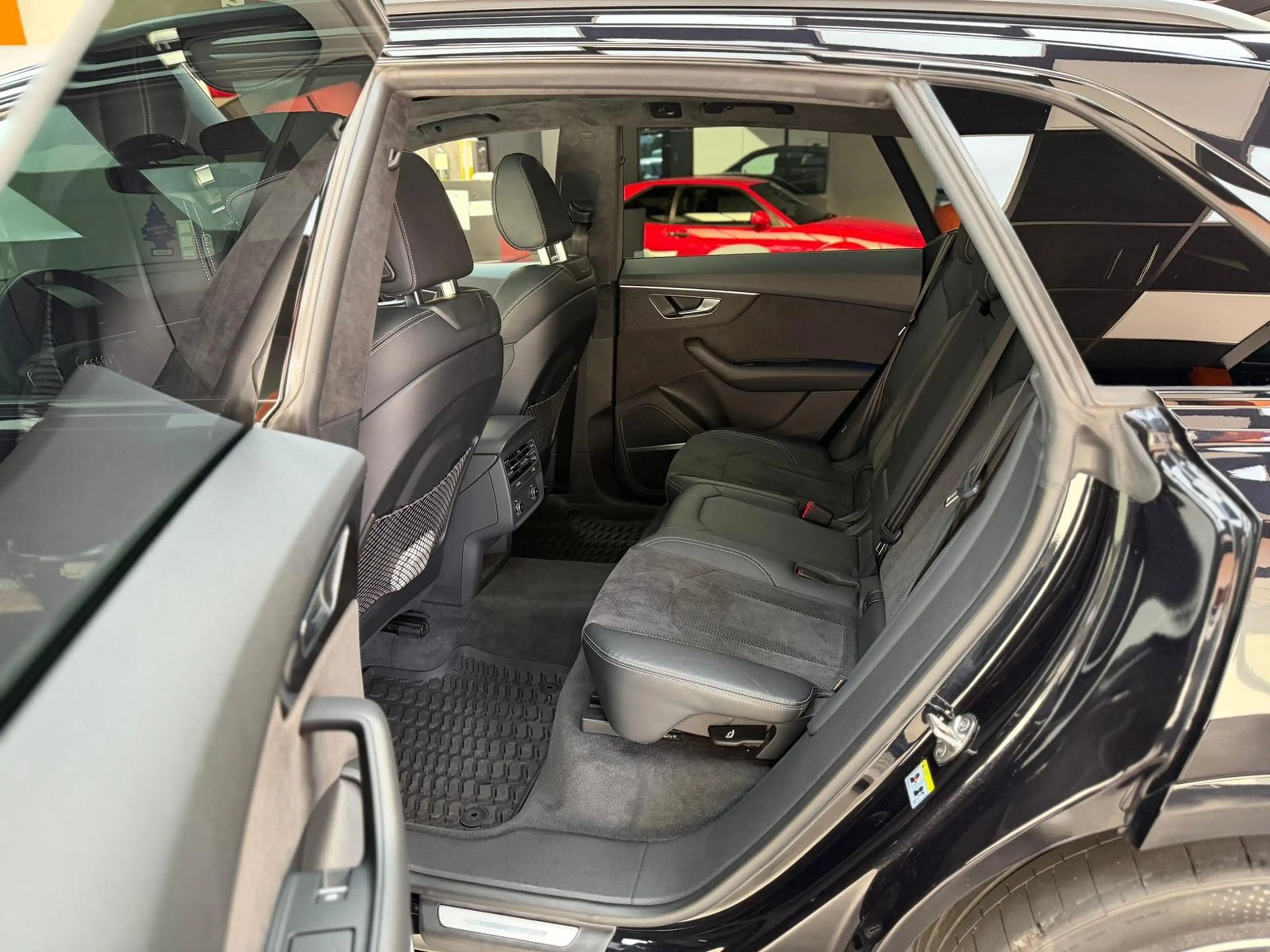 Audi SQ8 4.0 V8 TDI quattro|ARL|PANO|B&O|CARBON — photo 14