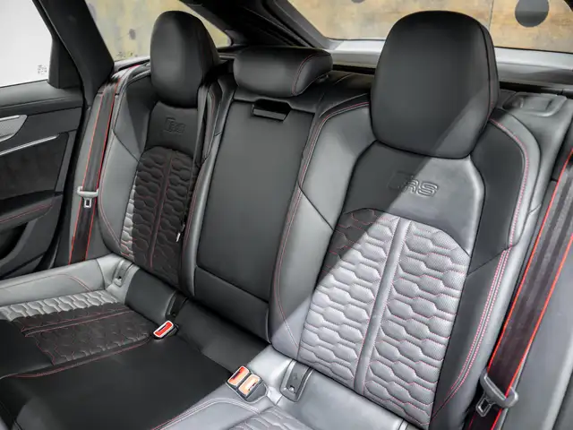 Audi RS6 view 28