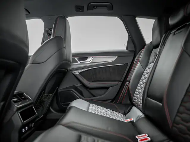 Audi RS6 view 27