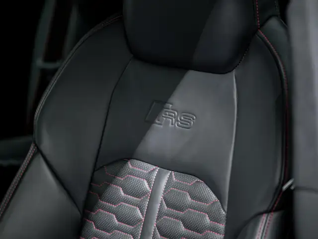 Audi RS6 view 30