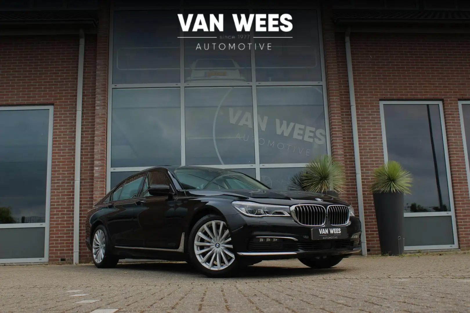 BMW 740 7-serie 740i High Executive | 2e eigenaar | Camera Zwart - 1