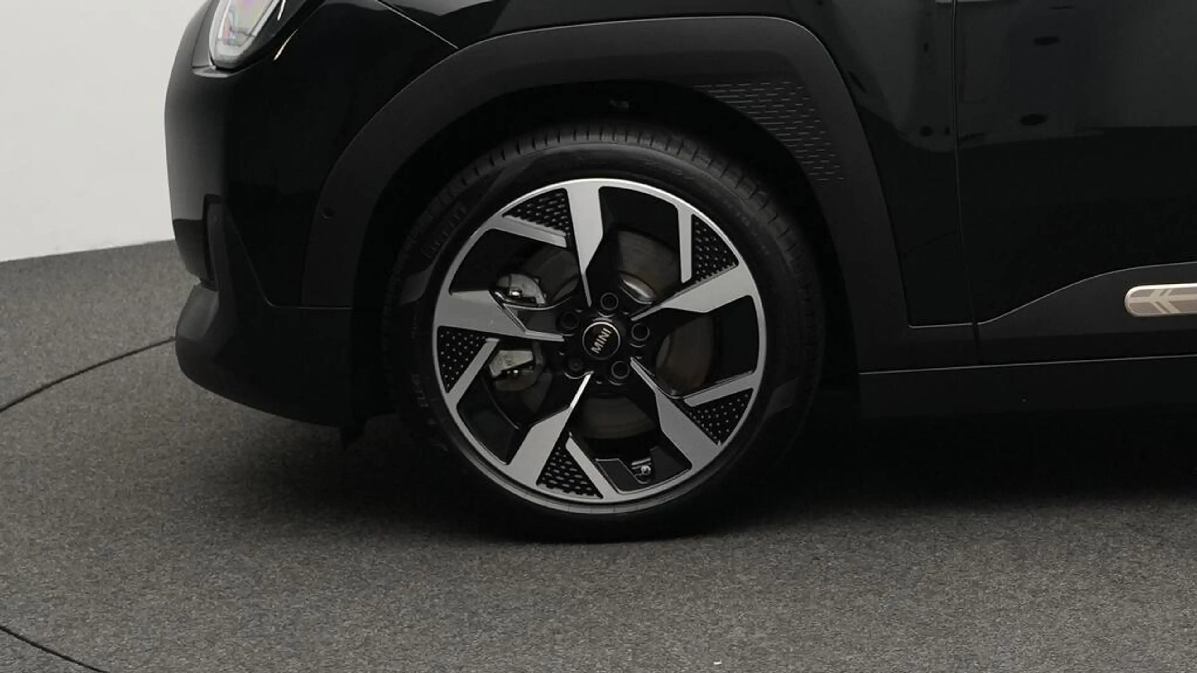 MINI Aceman Classic Trim — photo 13