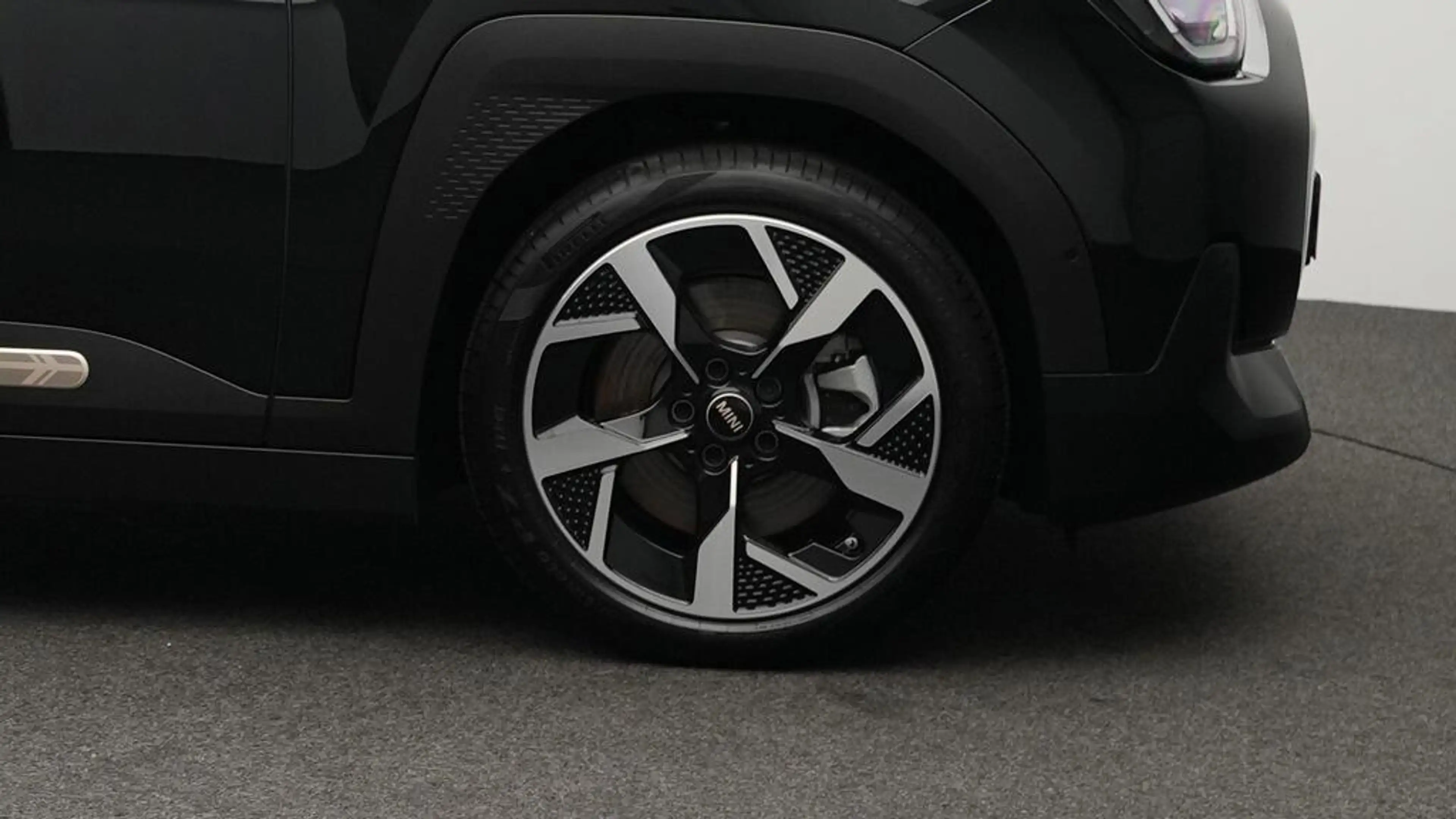 MINI Aceman Classic Trim — photo 12