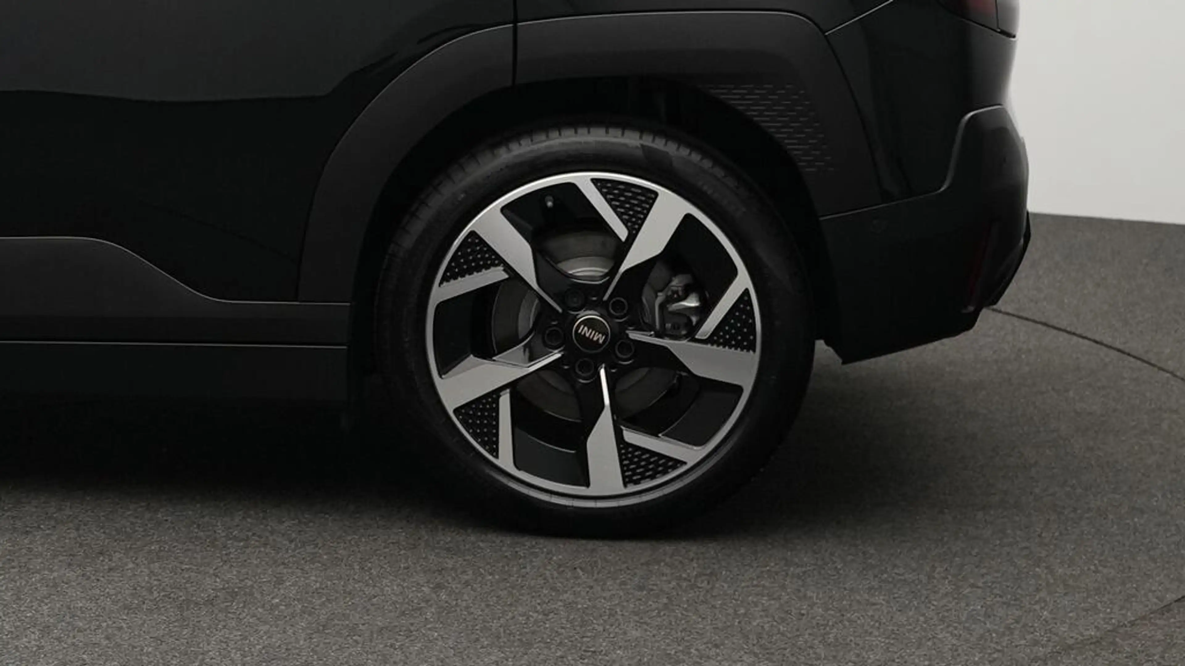 MINI Aceman Classic Trim — photo 11