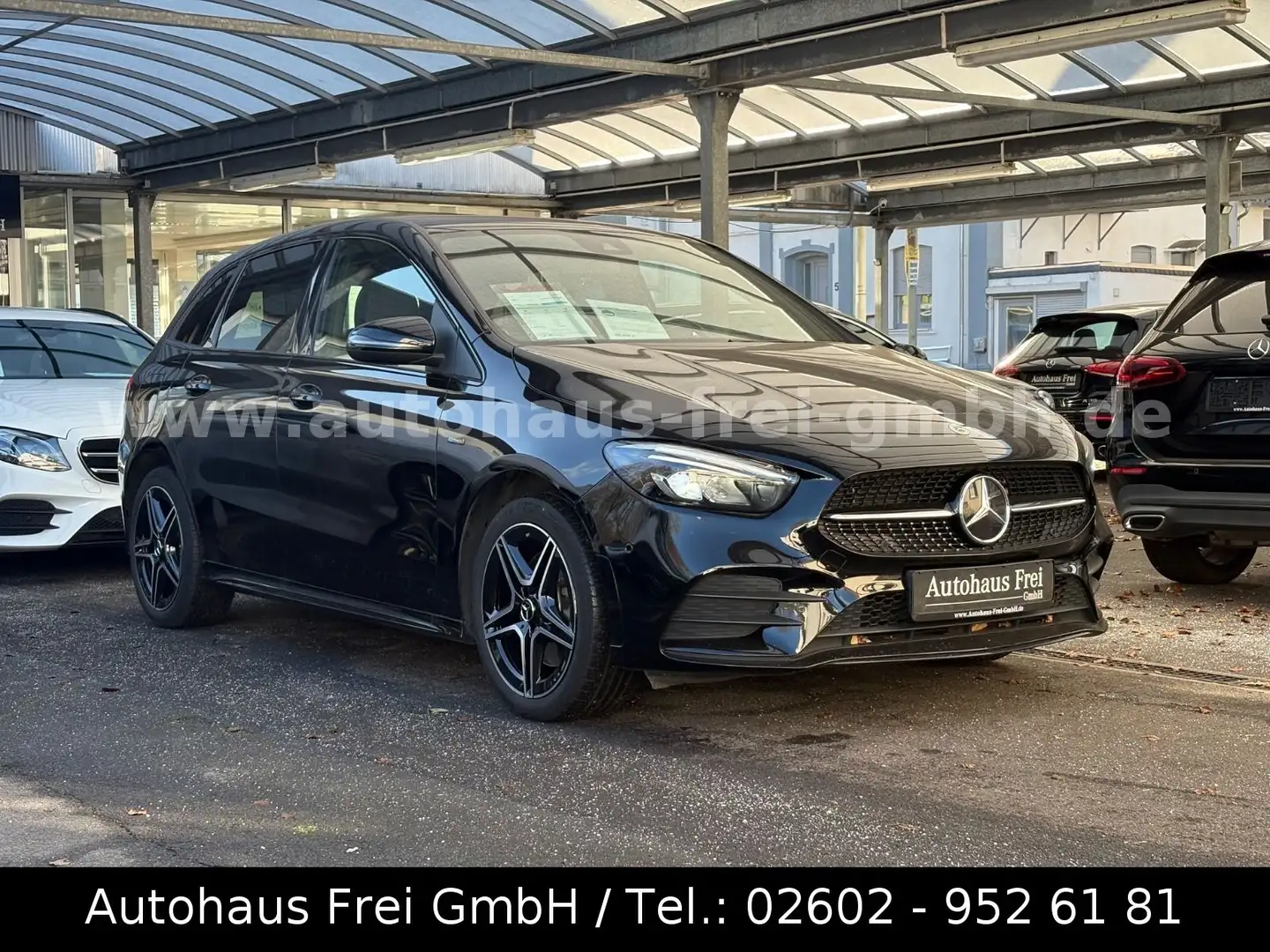 Mercedes-Benz B 250 e Edition 2020 AMG*AMBIENTE*LED*1-HAND! Schwarz - 1