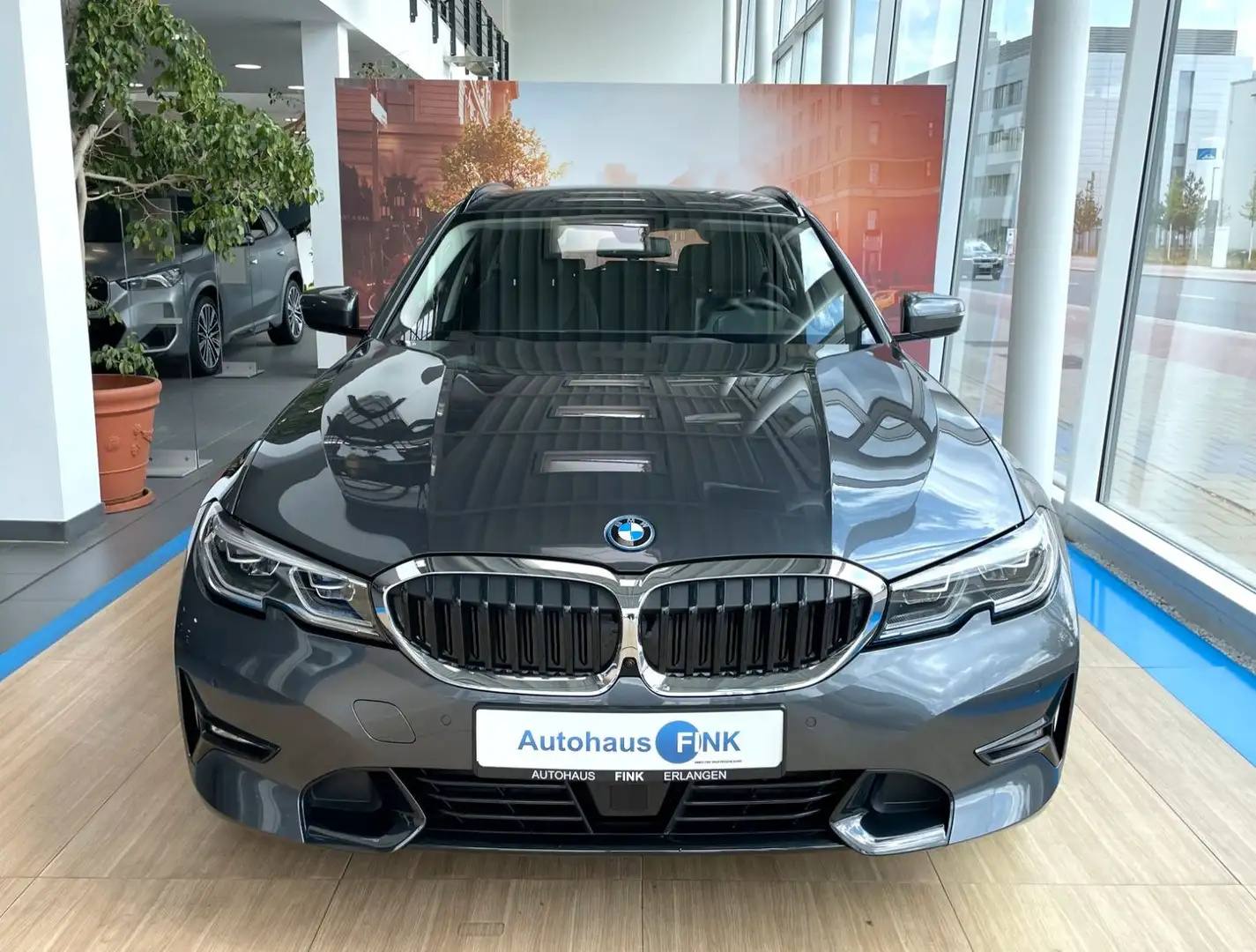 BMW 330 e xDrive T. Sport Line Head-Up 360°K. Laser Gris - 2