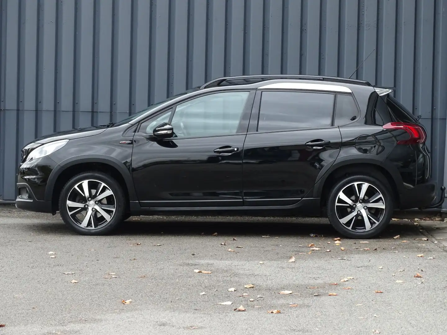 Peugeot 2008 1.2 PureTech GT-line Zwart - 2