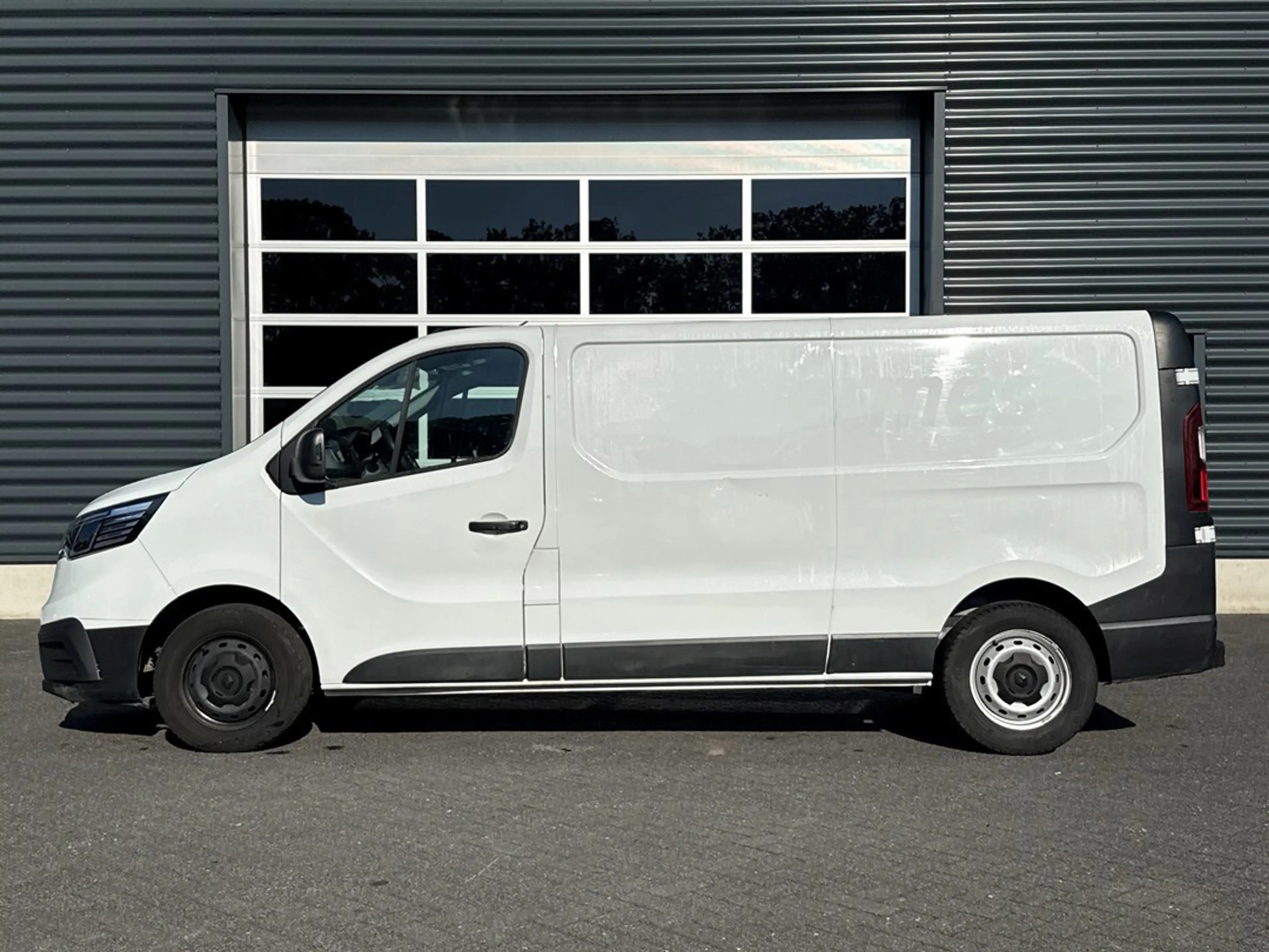 Renault Trafic 2.0 dCi 130 T30 L2H1 Work Edition | PDC | Cruise c — photo 2